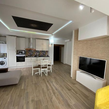 Sunny Deluxe Apartment Cosmopolis Stefanestii de Jos Exterior foto
